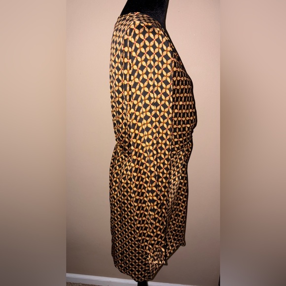 MINKPINK Black and Gold Geometric Mini Dress with cinched waistline NWT - Picture 5 of 7